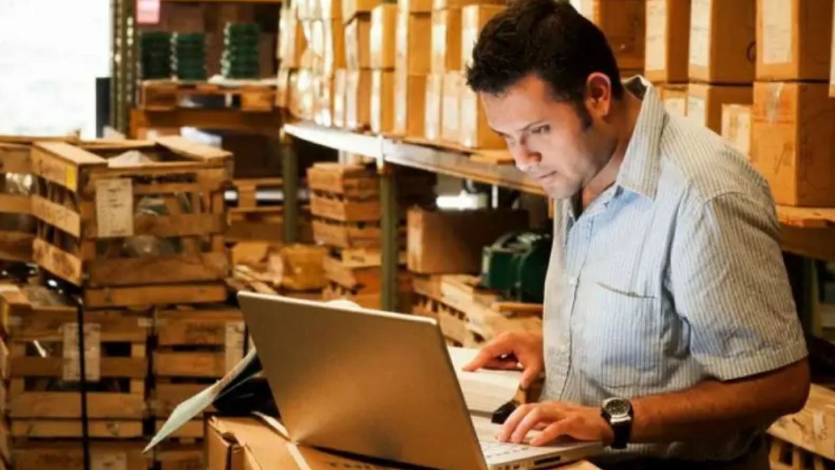 Empreendedor representando o avanço da categoria de pequenos negócios no Brasil
