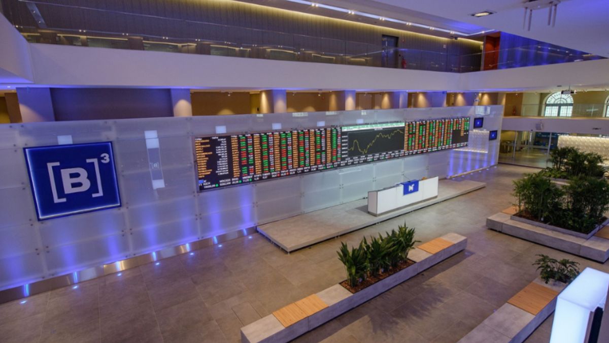 Indicadores de desempenho da B3 indicando alta do dólar para R$ 5,06