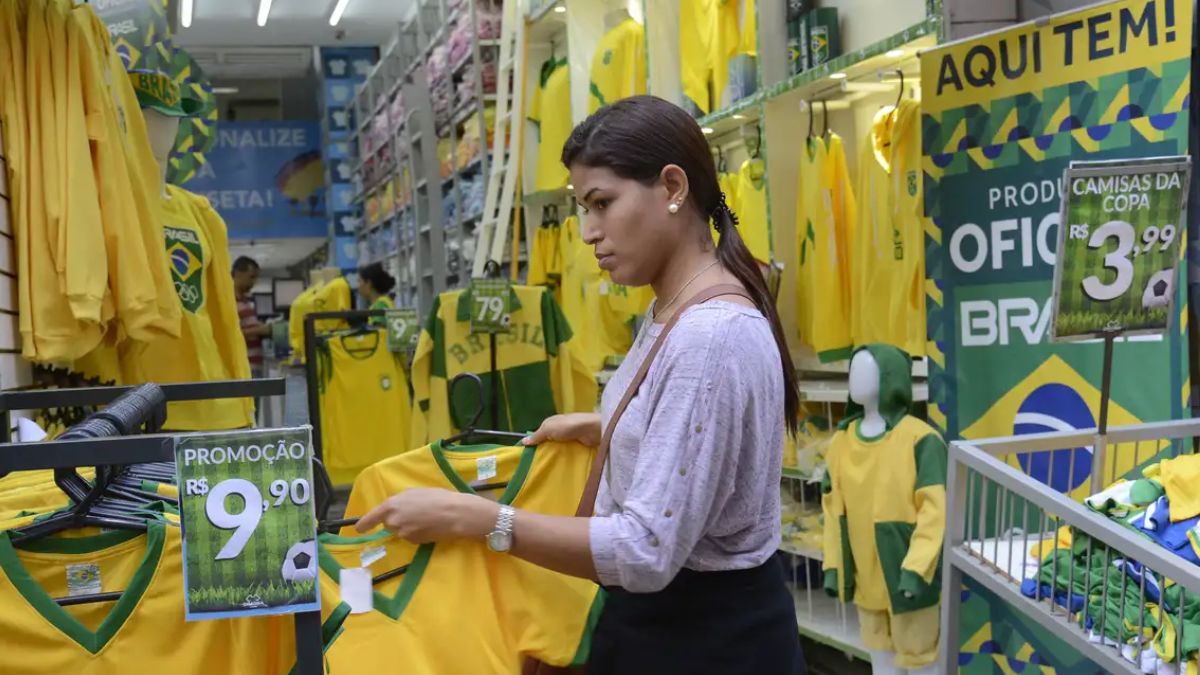 Produtos relacionados à Copa registrando expectativas positivas para os setores de comércio e serviços
