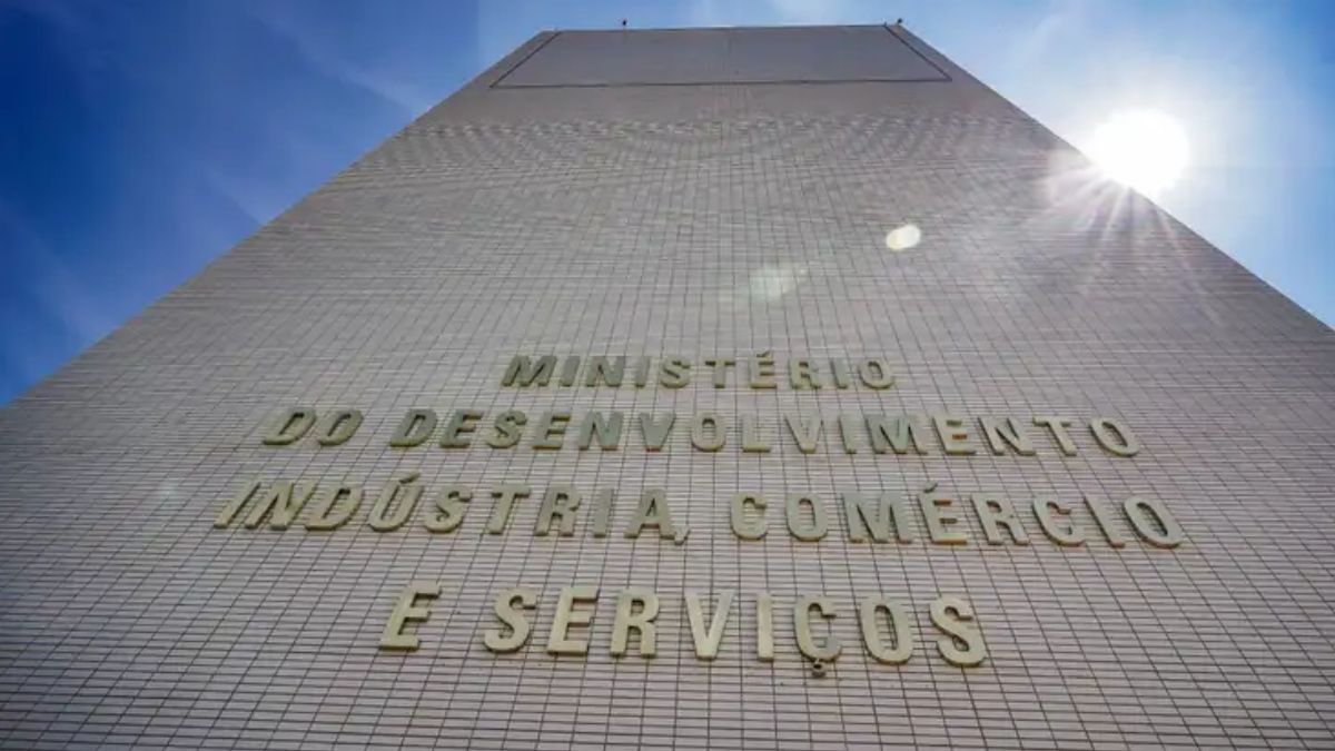 Fachada do Ministério do Desenvolvimento, Indústria, Comércio e Serviços (MDIC), para ilustrar o lançamento da Agenda Brasil Mais Competitivo