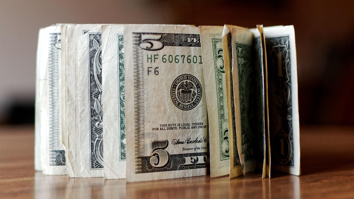 Moeda americana sinalizando o disparo do dólar