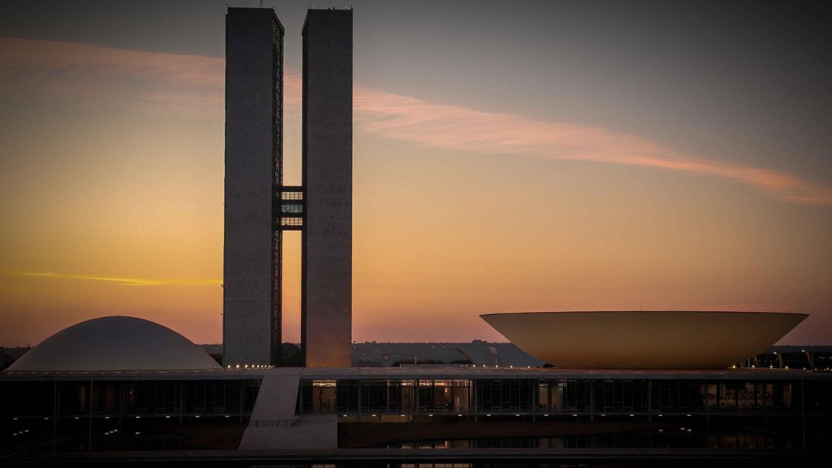 Congresso Nacional, simbolizando a retirada formal do regime de urgência da escala 6x1
