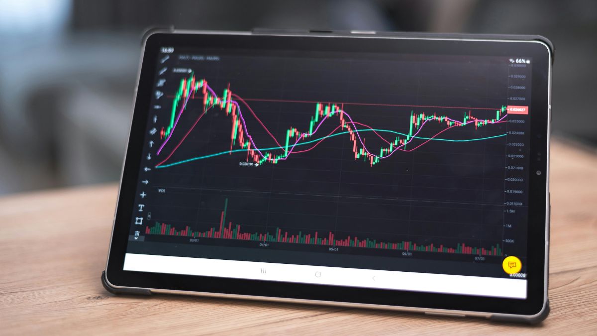 Gráfico financeiro representando a retomada do mercado de crédito privado.