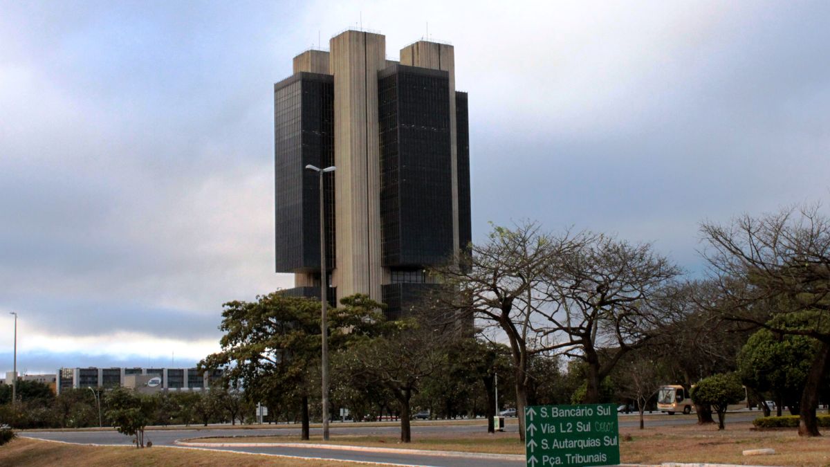 Prédio do Banco Central do Brasil em Brasília, simbolizando que a meta da inflação pode estourar em 2026