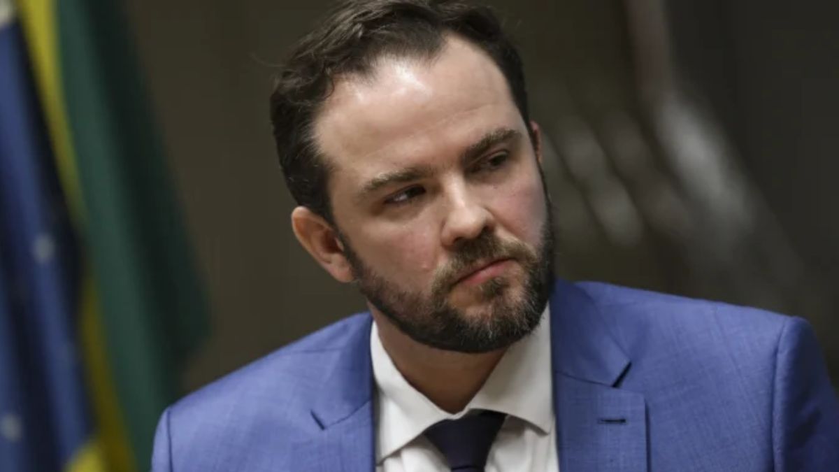 Ministro da Fazenda, Dario Durigan, que declarou que o orçamento para 2027 entregará um superávit primário pela primeira vez em dez anos