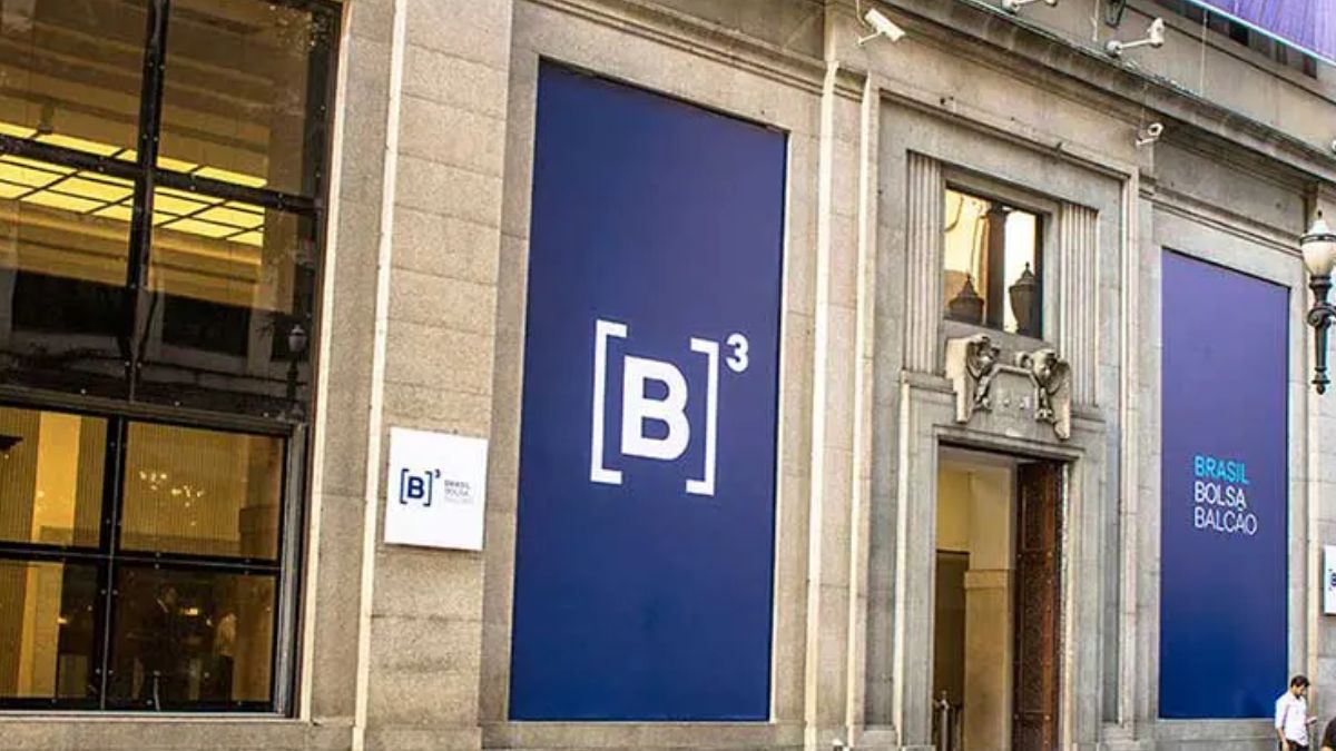 Fachada do prédio da B3, representando a recomendação de condenação pelo Cade
