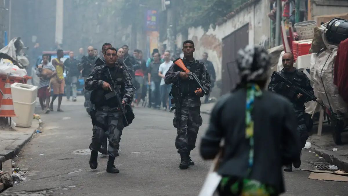 Polícia em confronto com organizações criminosas classificadas como terroristas, culminando em sanções econômicas dos EUA