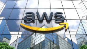 Fachada do prédio da AWS, simbolizando a vulnerabilidade de segurança na nuvem contestada pelo TCU