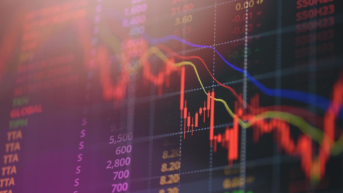 Gráfico financeiro em uma tela digital, ilustrando os setores da Bolsa afetados por novas tarifas