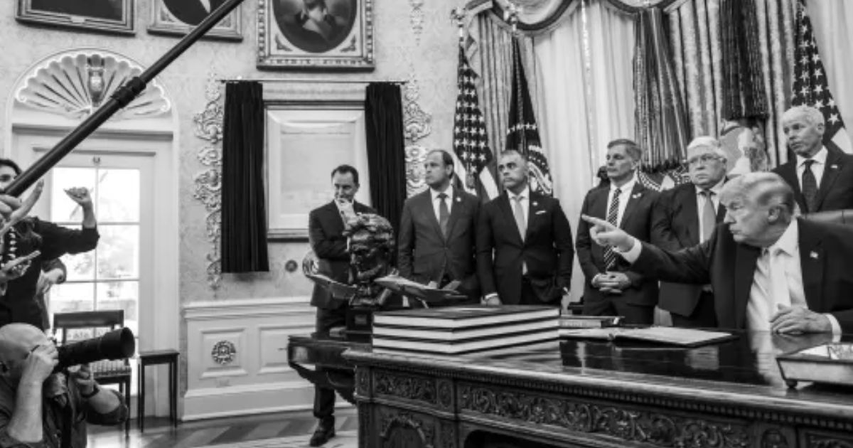 Donald Trump em coletiva de imprensa. Após suas declarações, preços do petróleo dispararam.