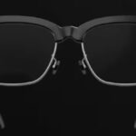 Smart Glasses em close em fundo negro, para simbolizar o lançamento dos Smart Glasses Samsung com IA do Google
