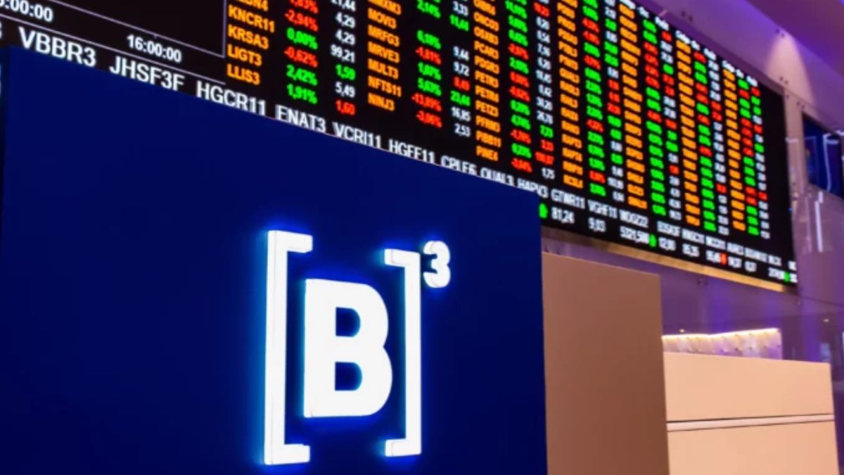 Painel da B3, simbolizando que após circuit breaker o mercado busca calmaria, monitorando juros e câmbio