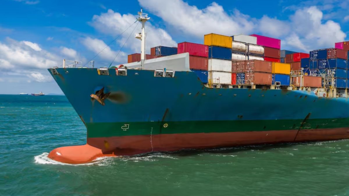 Navio cargueiro, simbolizando que o Governo Federal liberou crédito para exportadores, com objetivo de mitigar prejuízos causados pelo tarifaço